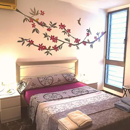 Duplex Near Center Lovely فالنسيا